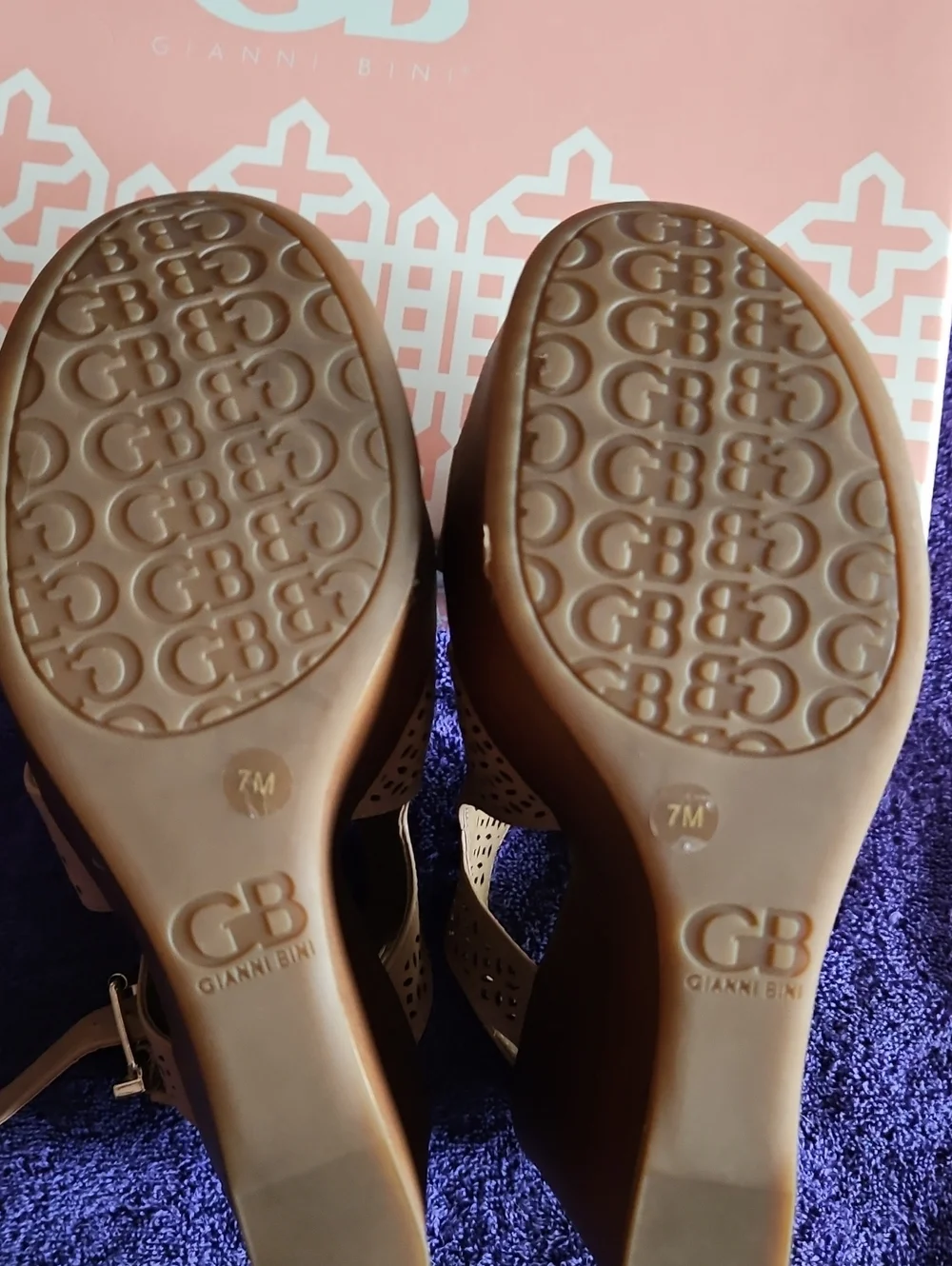 NWT Gianni Bini Soo-Good Sierra Tan Wood Look Platform Wedge, Size 7 M